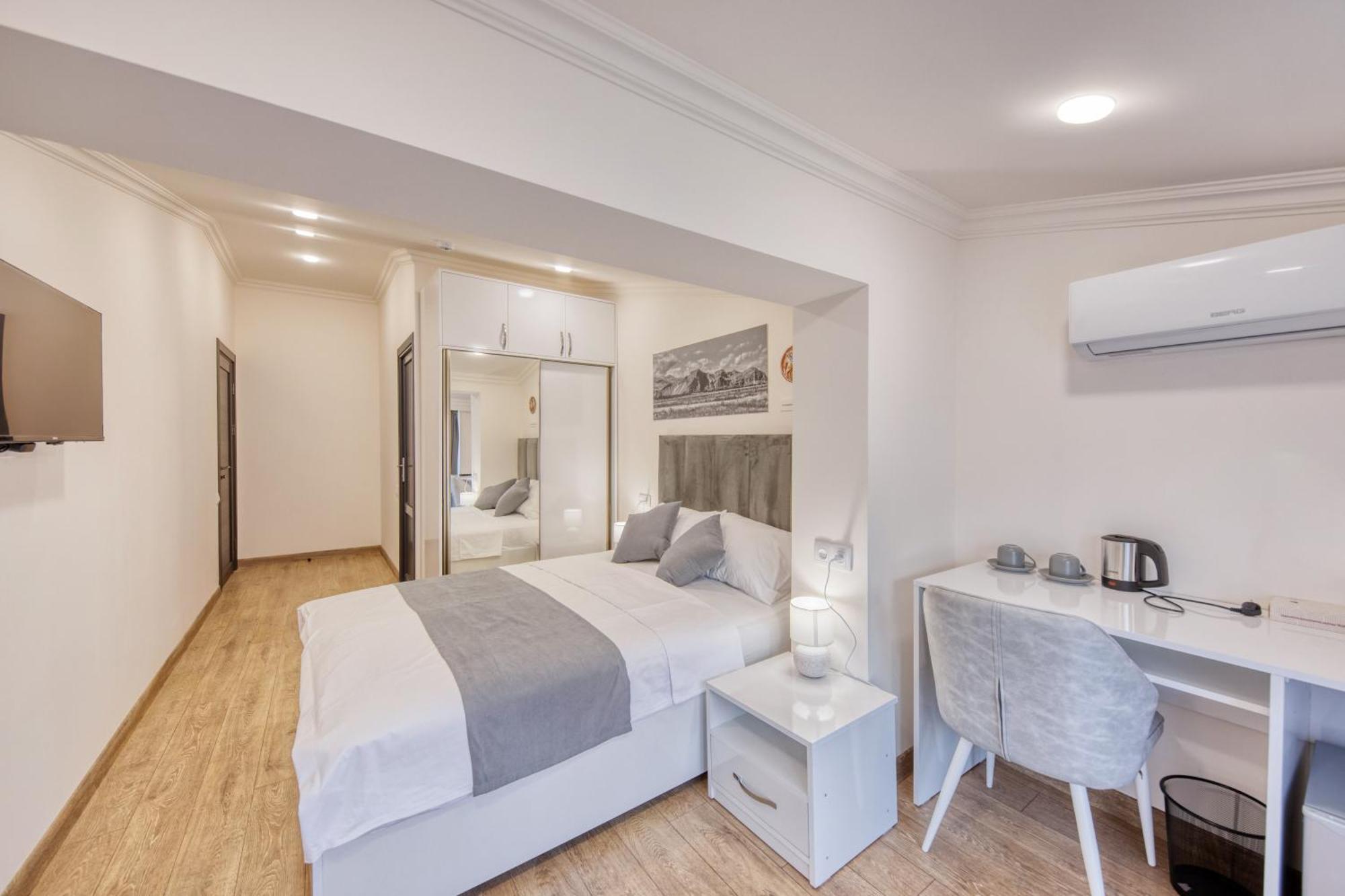 Maison Heritage Hotel Jerevan Buitenkant foto